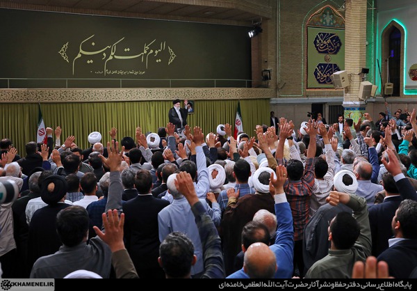 دیدار مردمی رهبر معظم انقلاب در آستانه انتخابات ریاست جمهوری چهاردهم
