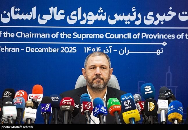 لزوم داشتن مصوبات الزام‌آور برای شورای عالی استان‌ها همچون هیئت دولت