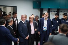 چگونه هیئت ۳ نفره قرعه‌کشی جام جهانی به ۹ نفر افزایش یافت؛ صف مشتاقان ویزای آمریکا پشت در!