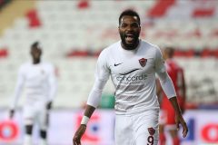 آرون بوپندزا گزینه نقل و انتقالاتی پرسپولیس در ترنسفر مارکت آزاد شد