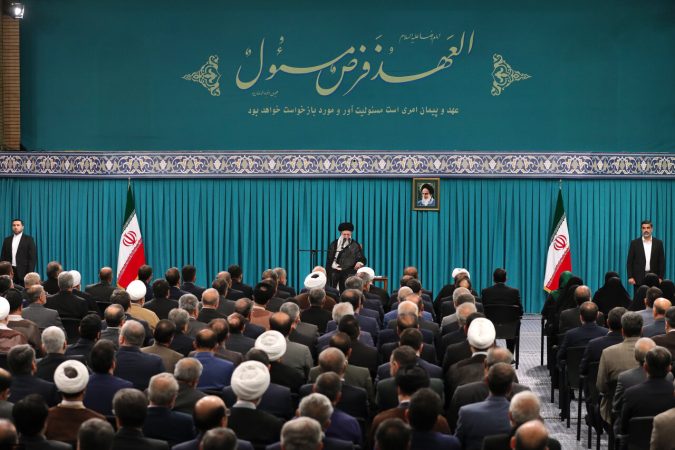 نماینده مجلس باید خود را پاسخگو در قبال خدا و قانون بداند