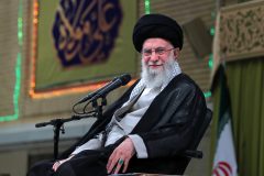 هرکس به ایران قوی علاقه‌مند است باید در انتخابات شرکت کند