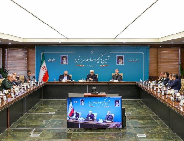 واکنش عارف به وضعیت قطعی برق واکنش عارف به وضعیت قطعی برق