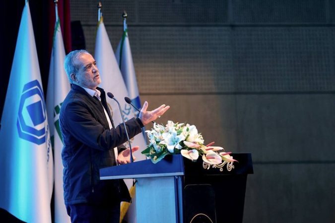 پزشکیان: با مدیران جناحی برخورد نکردیم