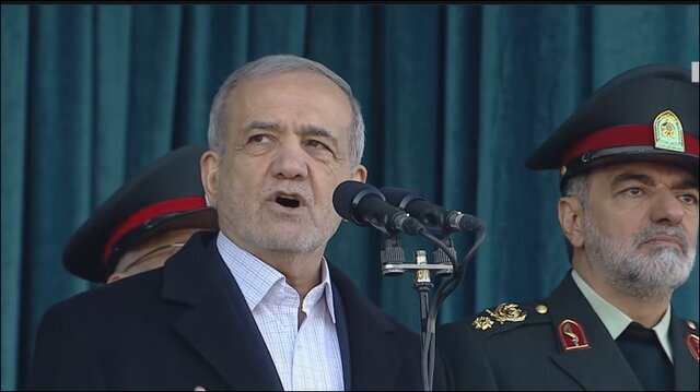 نیروهای مسلح دژ محکم جامعه هستند