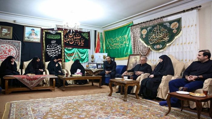 دیدار مسعود پزشکیان با خانواده شهید سلیمانی